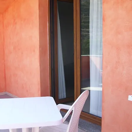 מלון דירות Isola Rossa 3*