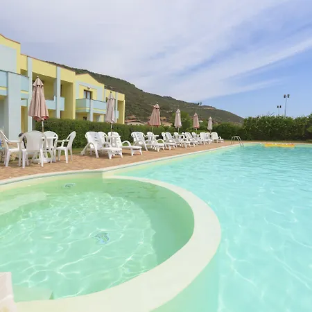 Isola Rossa بوسا