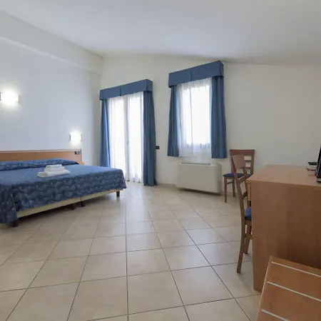 Isola Rossa 3*