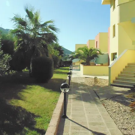 Isola Rossa Aparthotel 3*