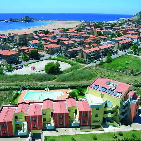 Isola Rossa Aparthotel 3*