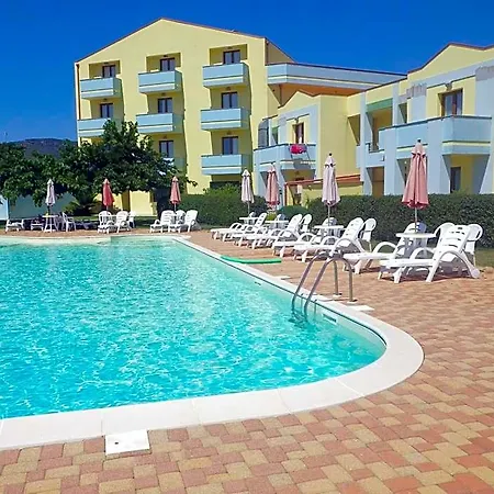 Isola Rossa Lejlighedshotel 3*