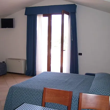 Isola Rossa بوسا