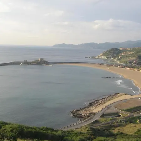 Isola Rossa شقة فندقية بوسا