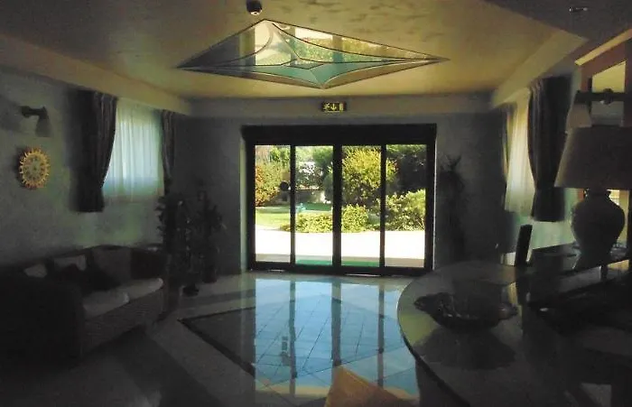 Isola Rossa Aparthotel 3*